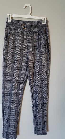 Pants - Womens capris